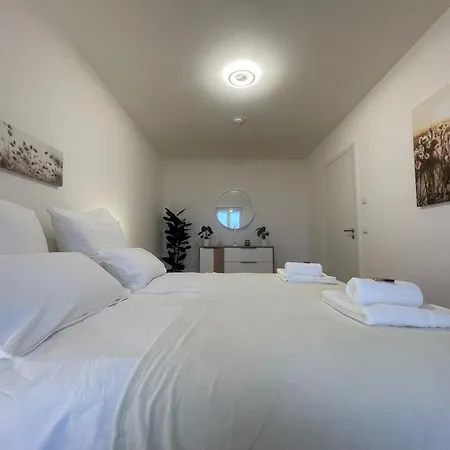 Luxurious And Stylish Apartment At Ber Airport Schönefeld Buitenkant foto